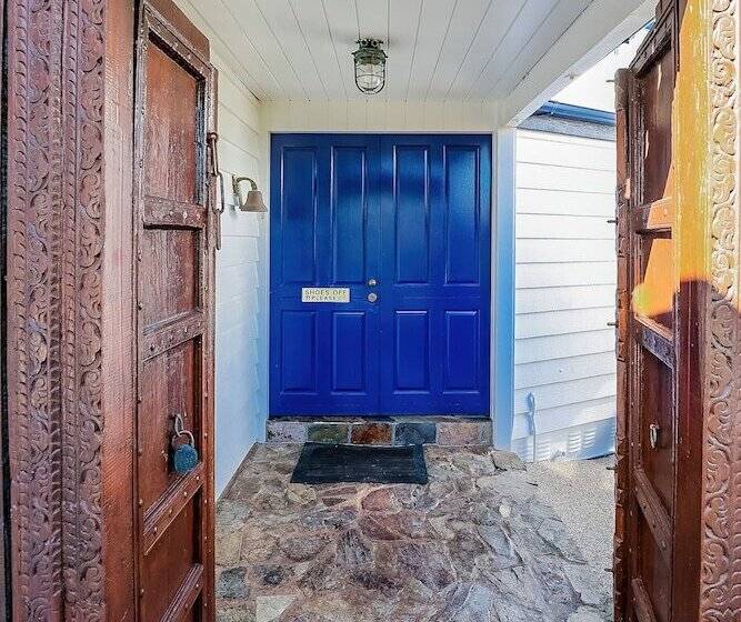 1770 Sovereign Lodge Retreat