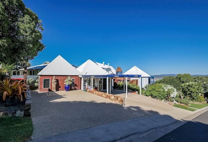 1770 Sovereign Lodge Retreat