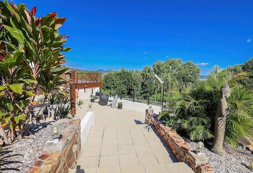 1770 Sovereign Lodge Retreat