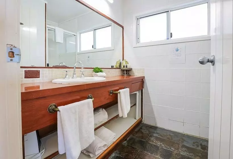 1770 Sovereign Lodge Retreat