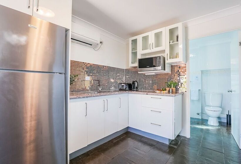 1770 Sovereign Lodge Retreat