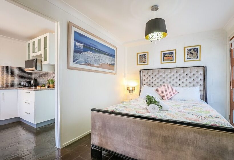 1770 Sovereign Lodge Retreat