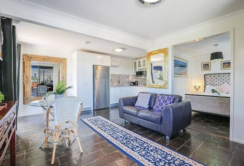 1770 Sovereign Lodge Retreat