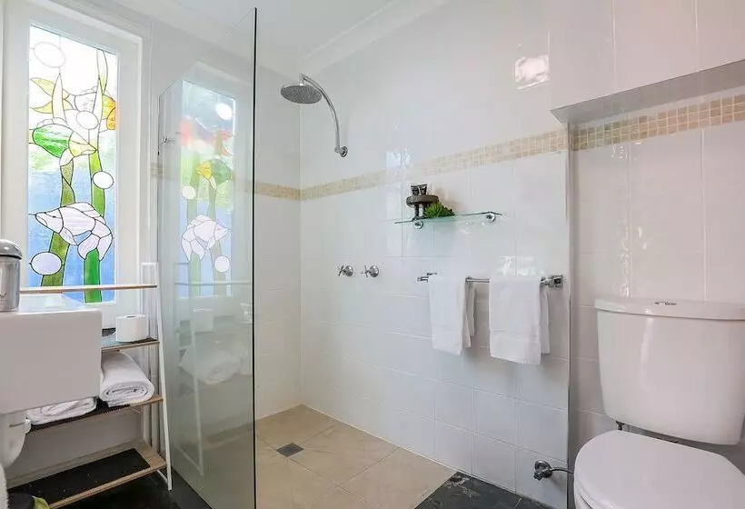 1770 Sovereign Lodge Retreat