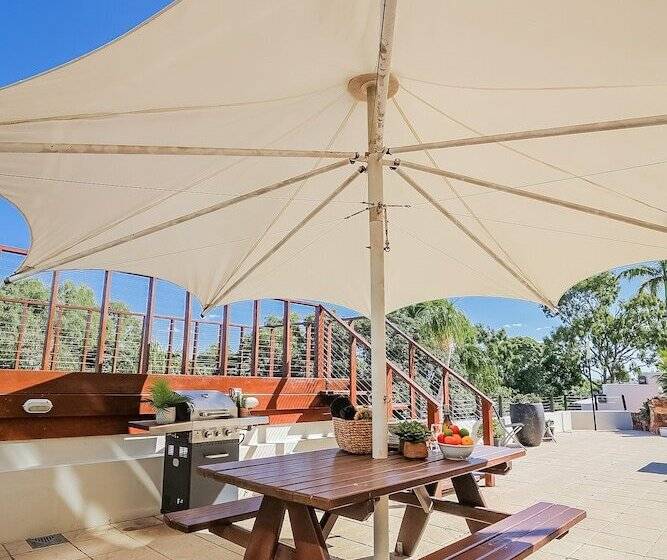 1770 Sovereign Lodge Retreat