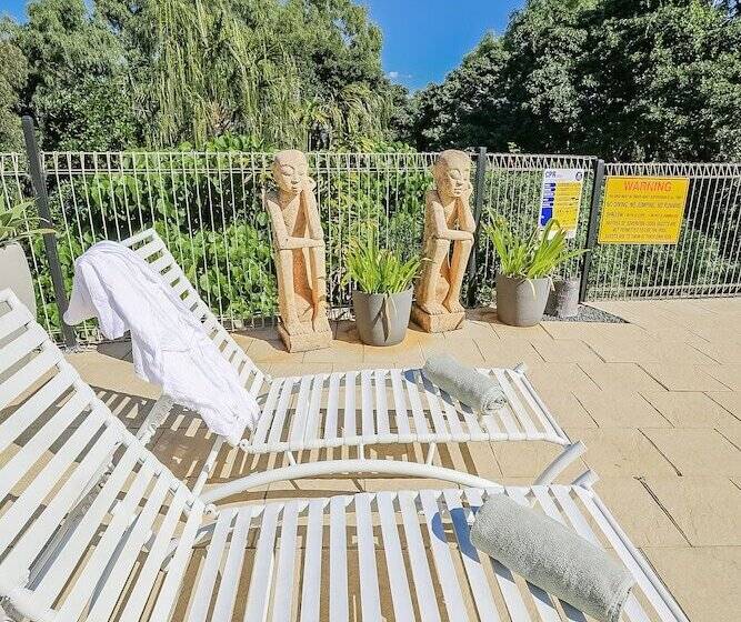 1770 Sovereign Lodge Retreat