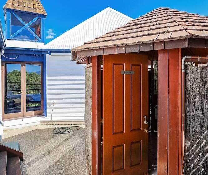 1770 Sovereign Lodge Retreat