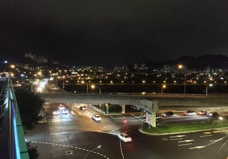 9 Hotel Taipei