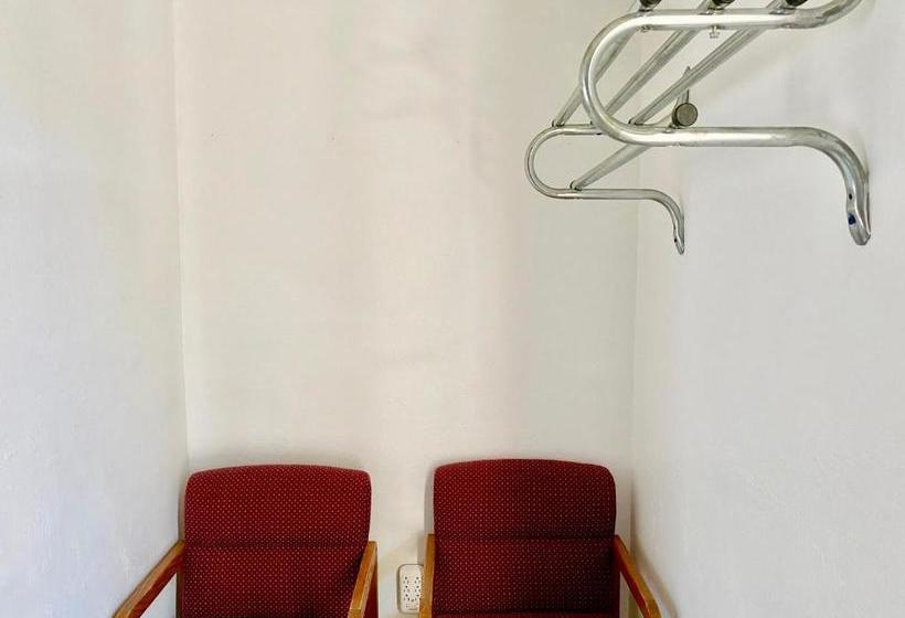 Glades Motel   Naples