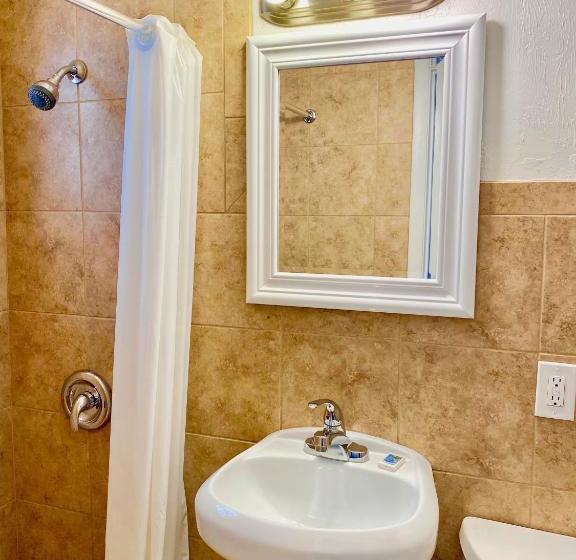 Glades Motel   Naples