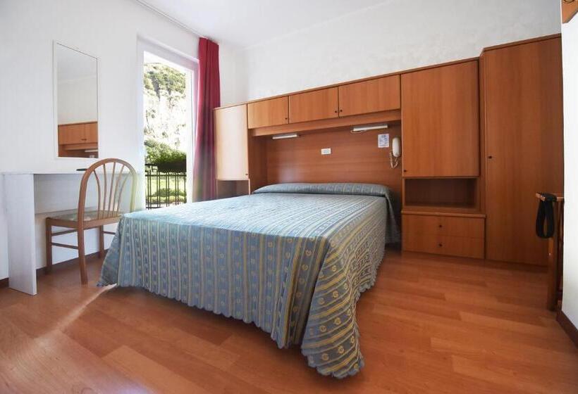 בית מלון כפרי Angelini