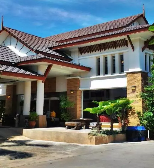هتل Ariya Inn Chiangrai