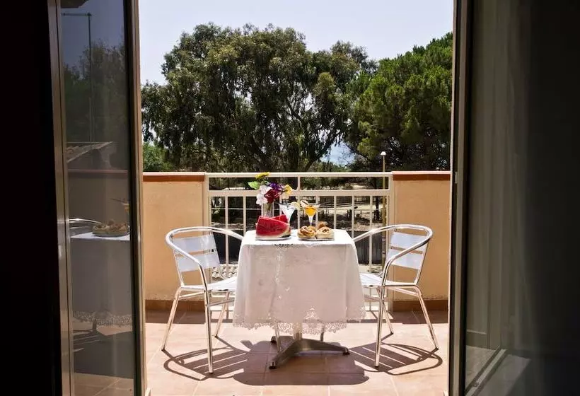 ホテル B&b Albachiara