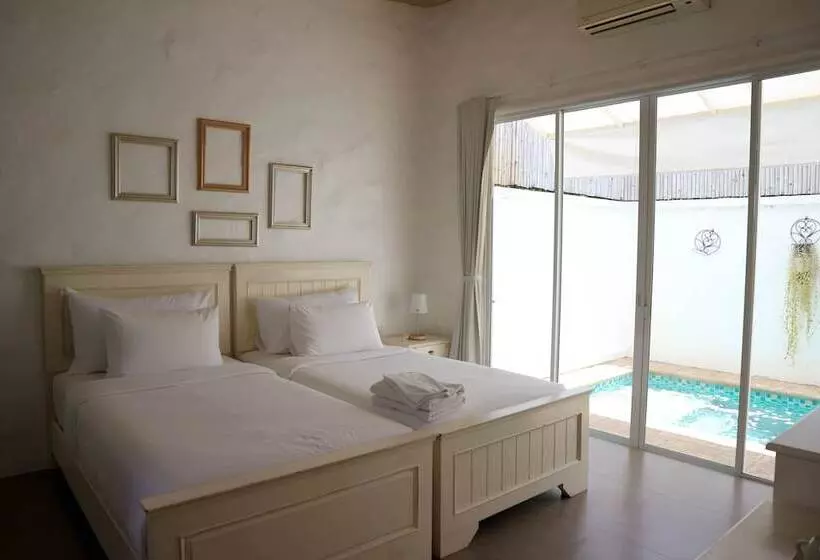 Hotel Costa Village Pool Villa