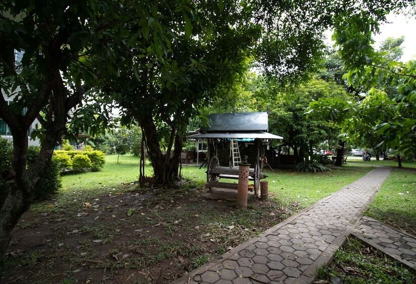 Hotel Gongkaew Huenkum