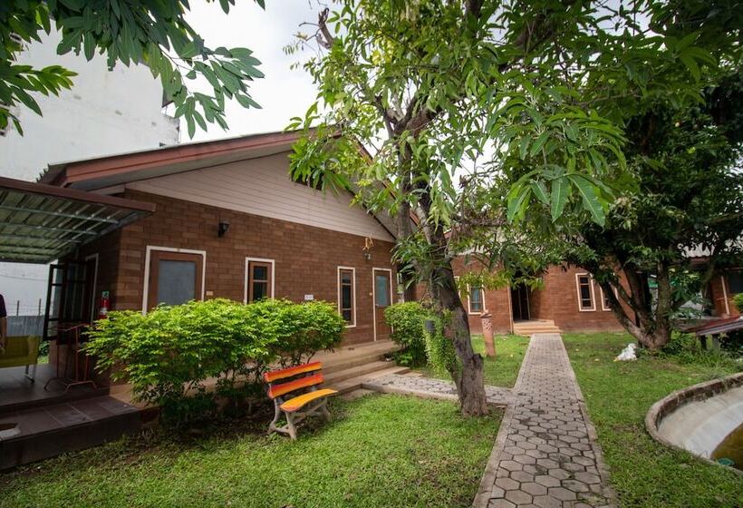 Hotel Gongkaew Huenkum