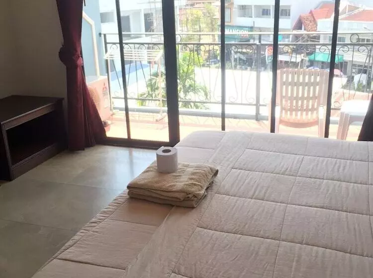 هتل Grandmom Place