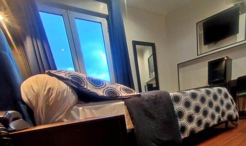 酒店 Hôtel Moderne