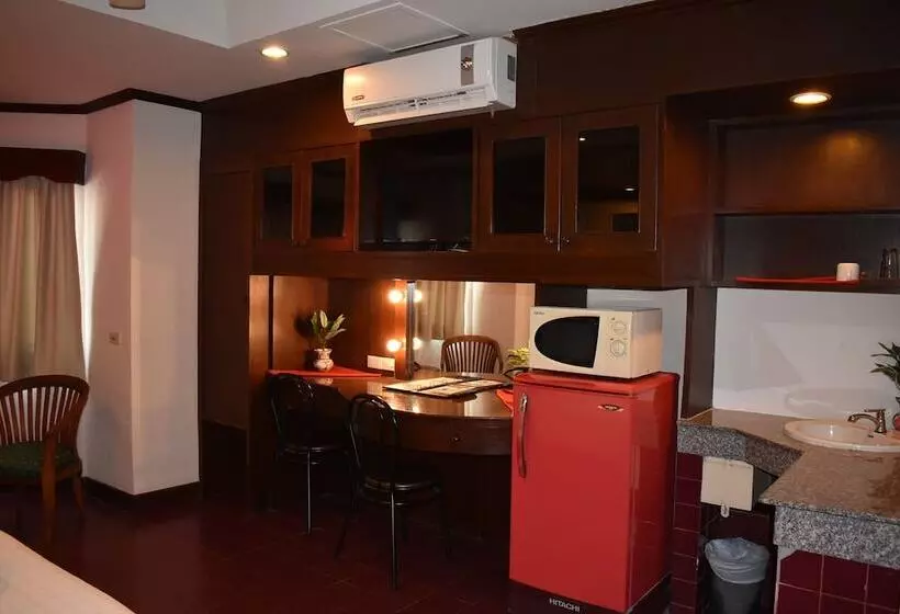 فندق Karon Cafe  Inn