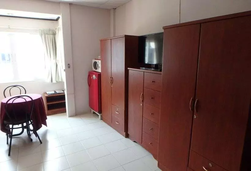 فندق Karon Cafe  Inn