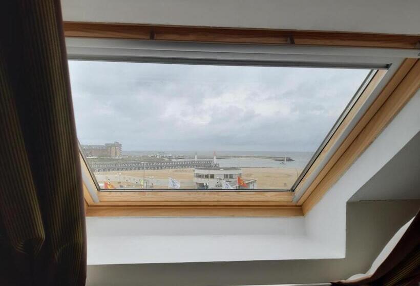 Отель Les Embruns