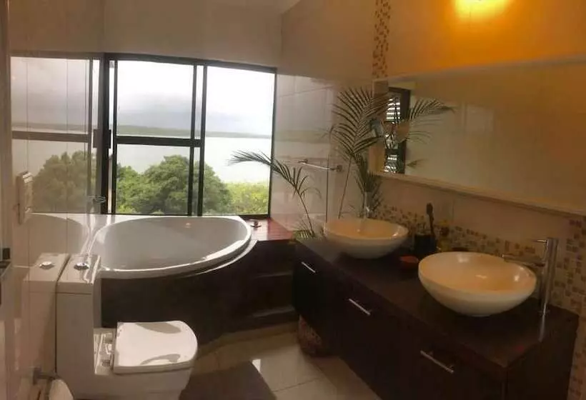 Hotel Naara Ecolodge & Spa