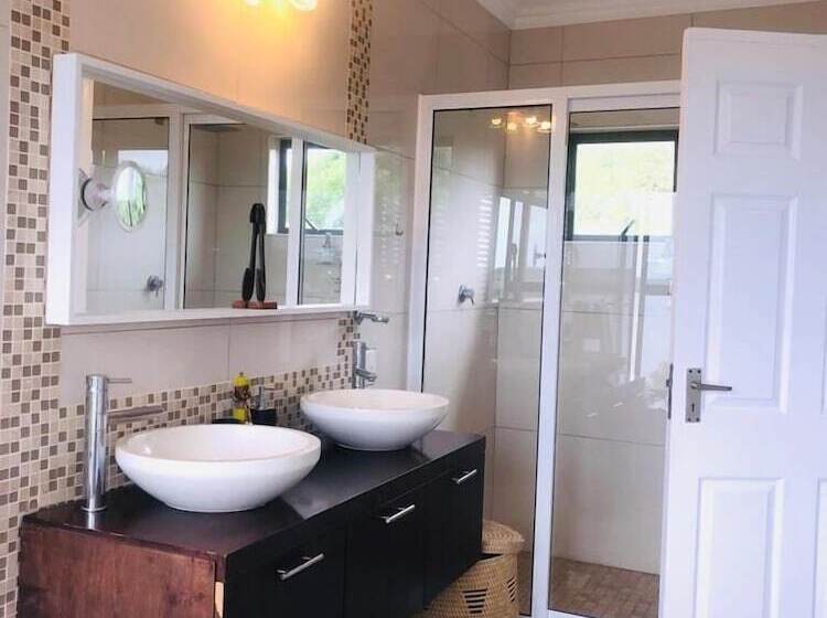 בית מלון כפרי Naara Ecolodge & Spa