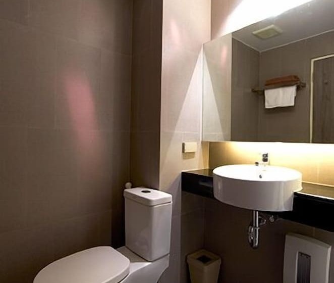 Отель The Present Sathorn