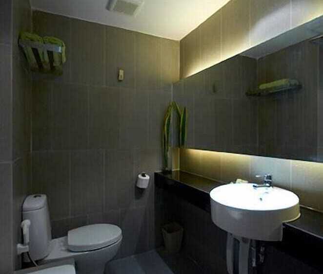 Отель The Present Sathorn