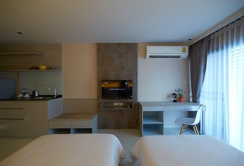 Отель The Present Sathorn