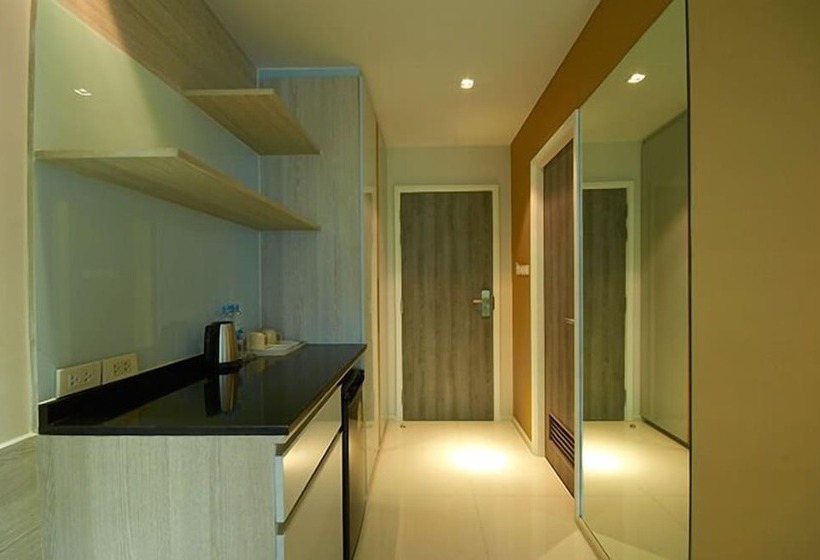 Отель The Present Sathorn