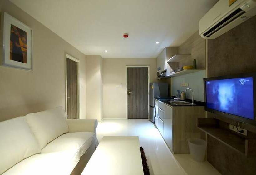 Отель The Present Sathorn