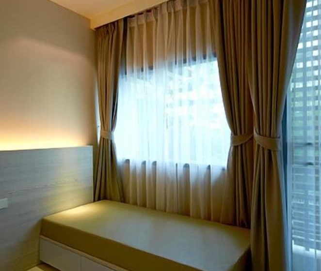 Отель The Present Sathorn