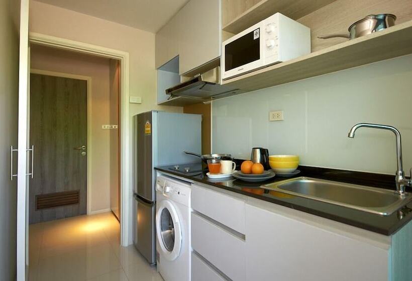 Отель The Present Sathorn