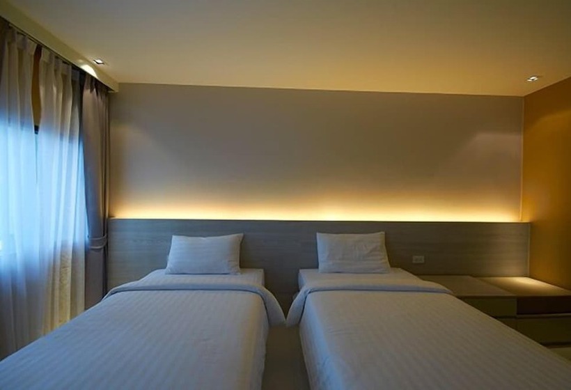 Отель The Present Sathorn