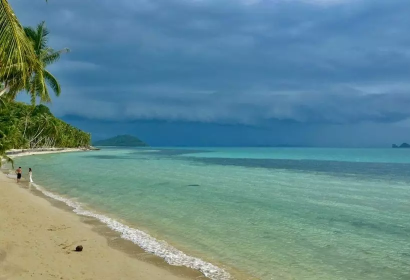 Sibaja Palms Sunset Beach Luxury Villa