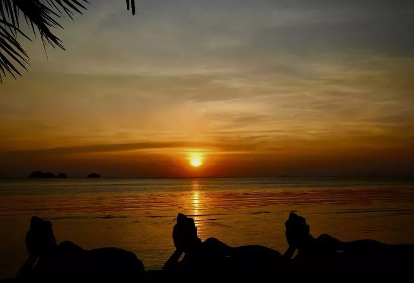 Sibaja Palms Sunset Beach Luxury Villa