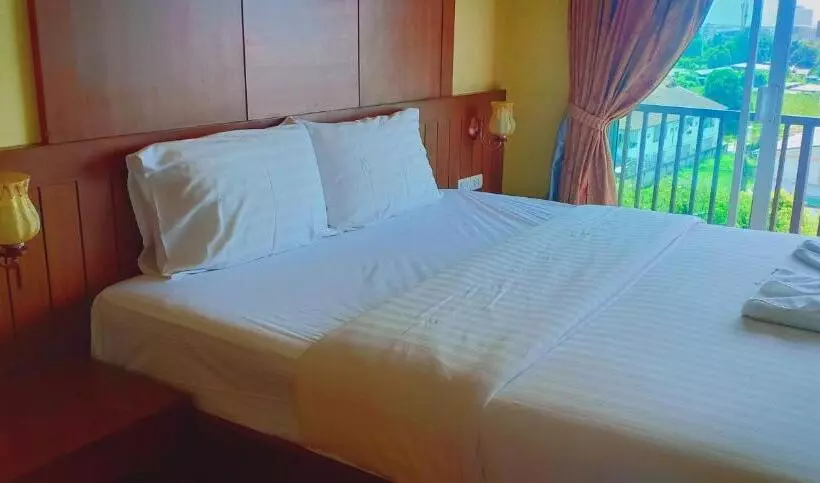 The Icon Place At Nurn Plub Wan