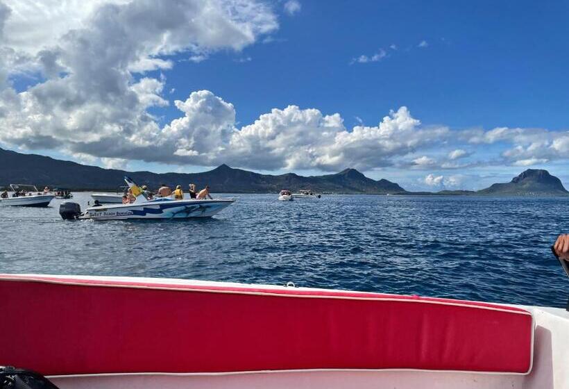 تختخواب و صبحانه Riambel Paradise Inn Private Apartment