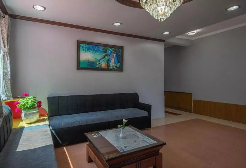 ホテル Binsar Eco Resort, Binsar   Uttarakhand