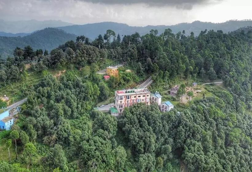 ホテル Binsar Eco Resort, Binsar   Uttarakhand