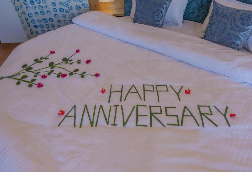 Отель Binsar Eco Resort, Binsar Uttarakhand