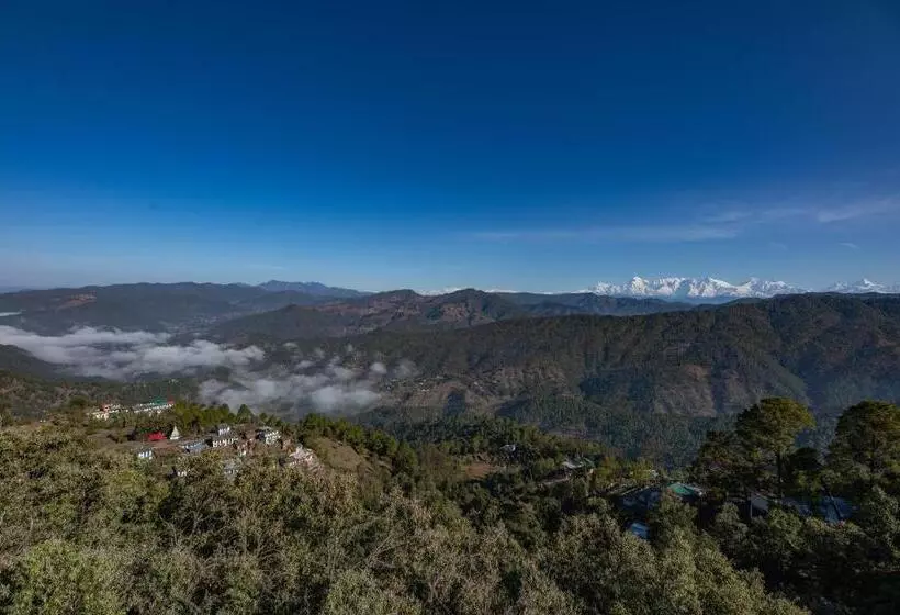 ホテル Binsar Eco Resort, Binsar   Uttarakhand