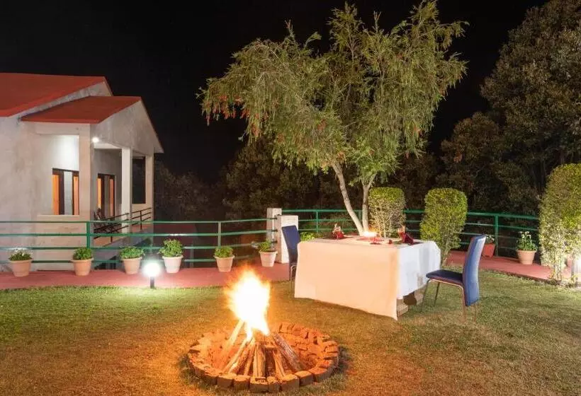 ホテル Binsar Eco Resort, Binsar   Uttarakhand