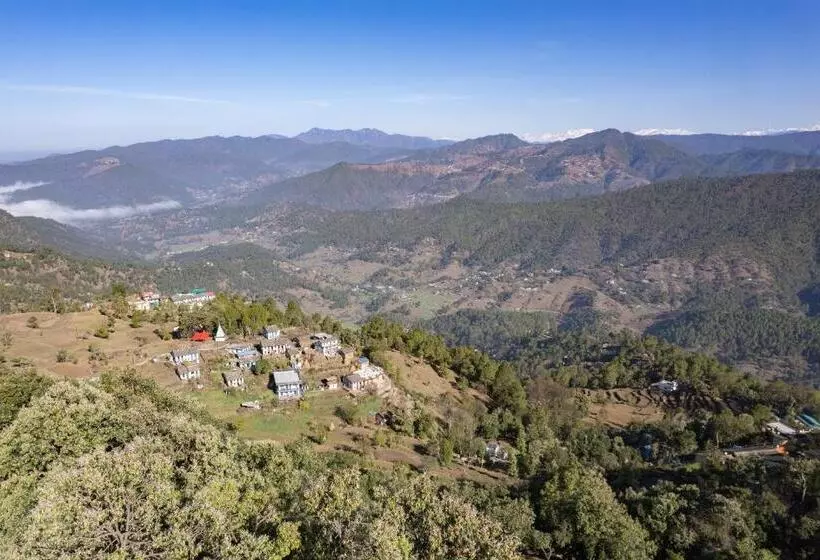 ホテル Binsar Eco Resort, Binsar   Uttarakhand