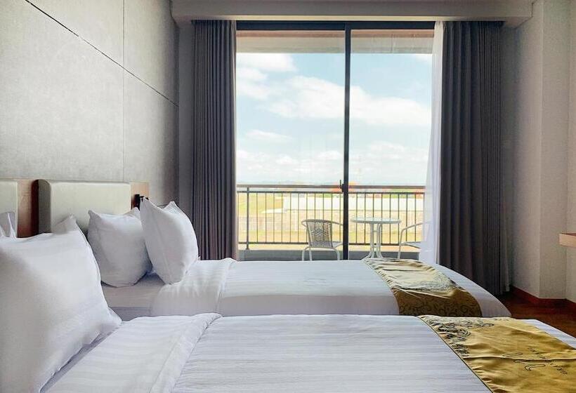 Отель Grand Miami