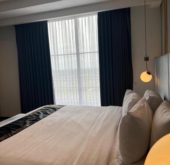 Отель Grand Miami