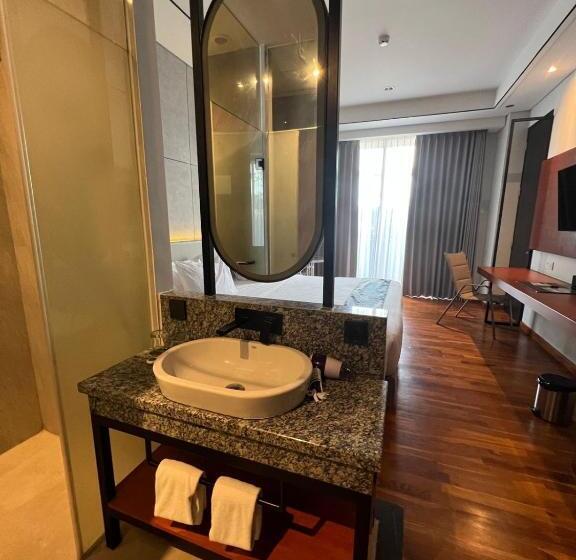 Отель Grand Miami