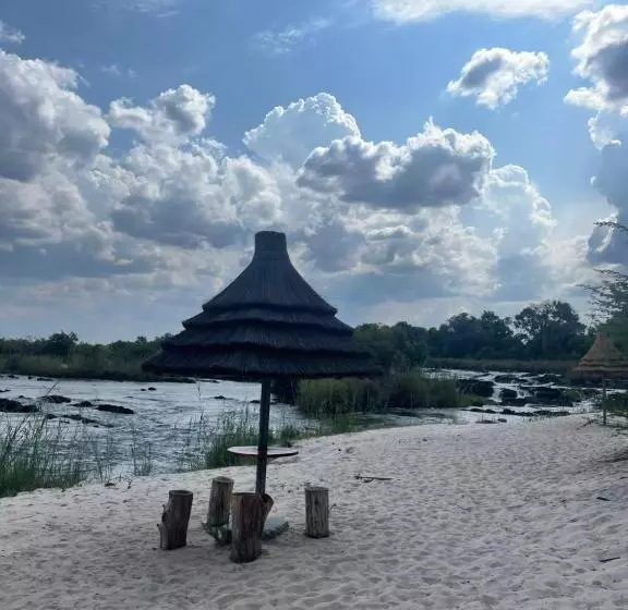 هتل White Sands Lodge