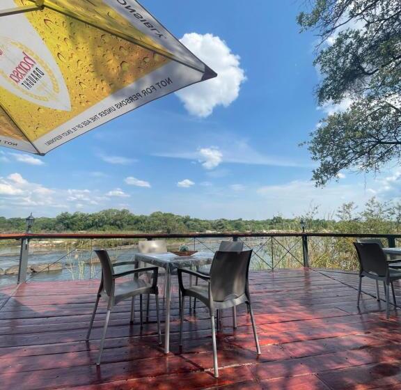 酒店 White Sands Lodge